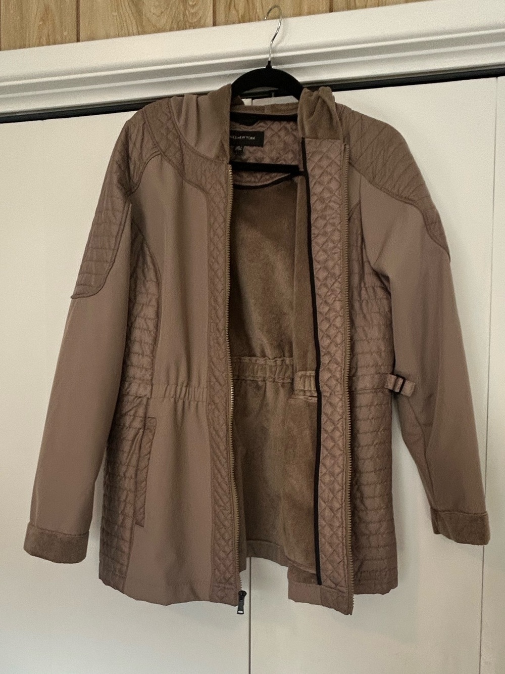 XL Jones New York Women’s Biege Hooded Rain Coat